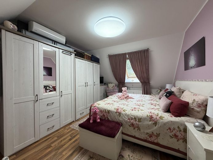 100m² Wohnung mit Fußbodenheizung, Klimaanlage, Balkon, 2 PKW Stellplätze – Foto 31