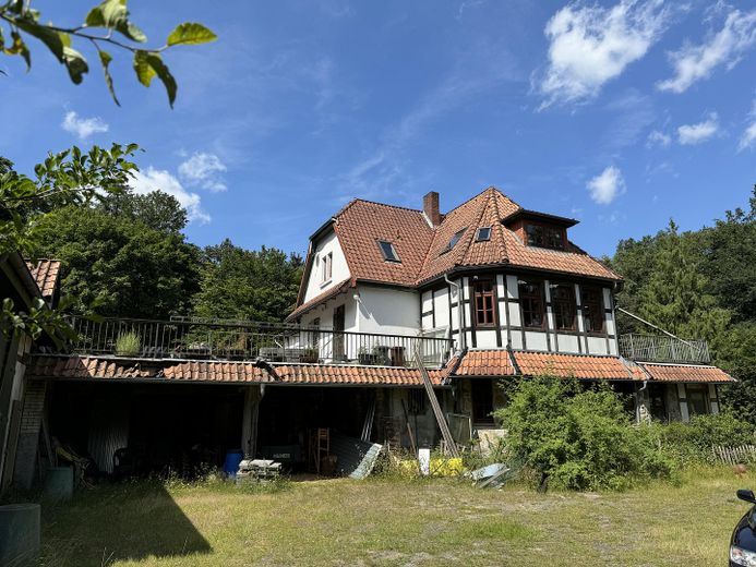 altes Forsthaus, Nebengebäude, 7600qm Grundstück, teilbar in 4 Baugrundstücke einzeln erwerbar – Hof