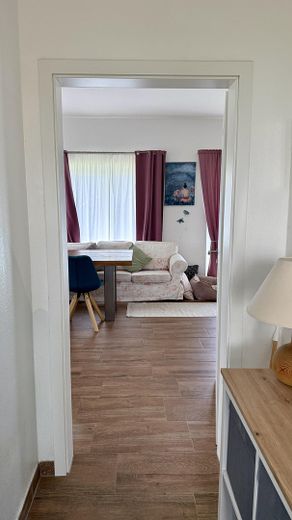Jak nowy drewniany bungalow klasy A+ w pobliżu Eidery – ogród, widok na pola, bez prowizji – Eintritt in den Küchen/Wohnb.