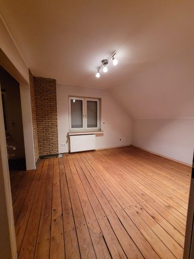 L(i)ebenswertes Haus, Grundstück mit Seele, vereinen zukunftsorientierte Technik mit Natur in Herten – 1 OG Wohnzimmer-Eßzimmer
