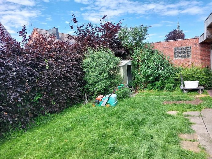 Hint. Garten mit kl. Geräteh.