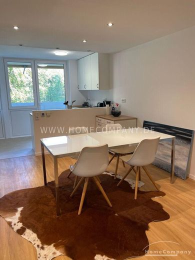 4,5-Zimmer-Wohnung mit Balkon in Oberföhring – 6aa7964747d26e3d0bd0ad684057780b50dcc2ab.jpg