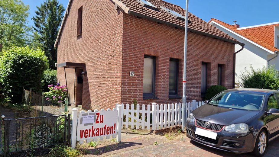 Provisionsfrei! Charmantes Einfamilienhaus in ruhiger Sackgasse im Herzen von Lilienthal – Ansicht von der Straße