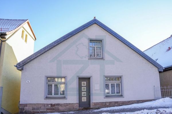 Maisonetteartige 4-Raum-Wohnung mit separatem Straßenzugang