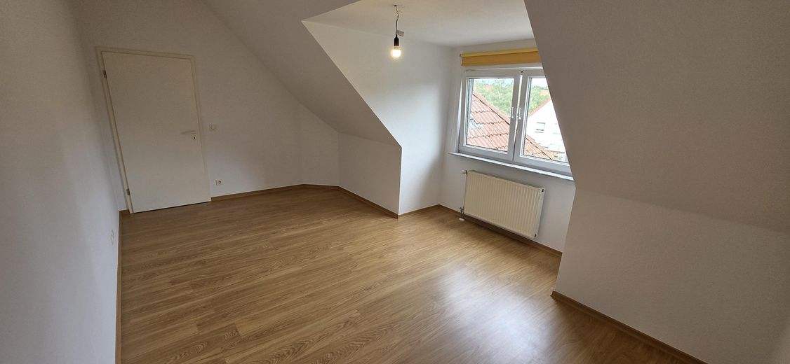 leegstaande 4-kamer-dakappartement in rustige ligging met overdekt balkon op het zuiden – Kinderzimmer 2
