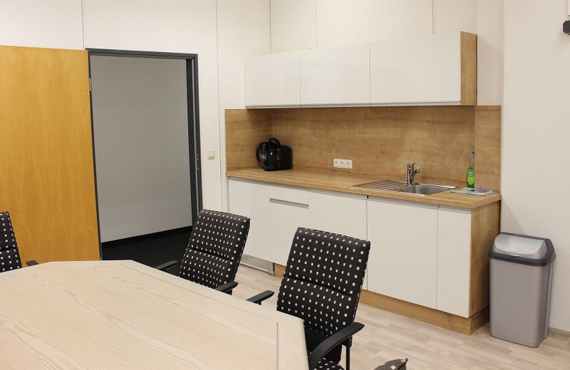 Büro ca. 20 m² in Augsburg-Lechhausen – provisionsfrei, ab 31.08.2026 – Gemeinschaftsküche 