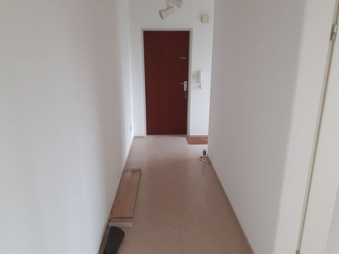 Solide Kapitalanlage: Vermietete 3-Zimmer-ETW mit Loggia &amp; Tiefgaragenstellplatz in Minden! – Flur