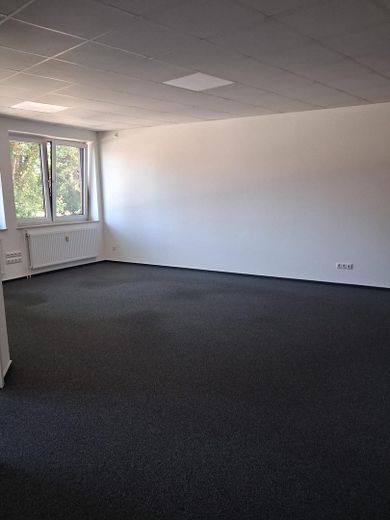 Bureau - Surface commerciale de 107 m² à louer à Zeven à partir du 01/01/2027 ou plus tôt – Großraumbüro