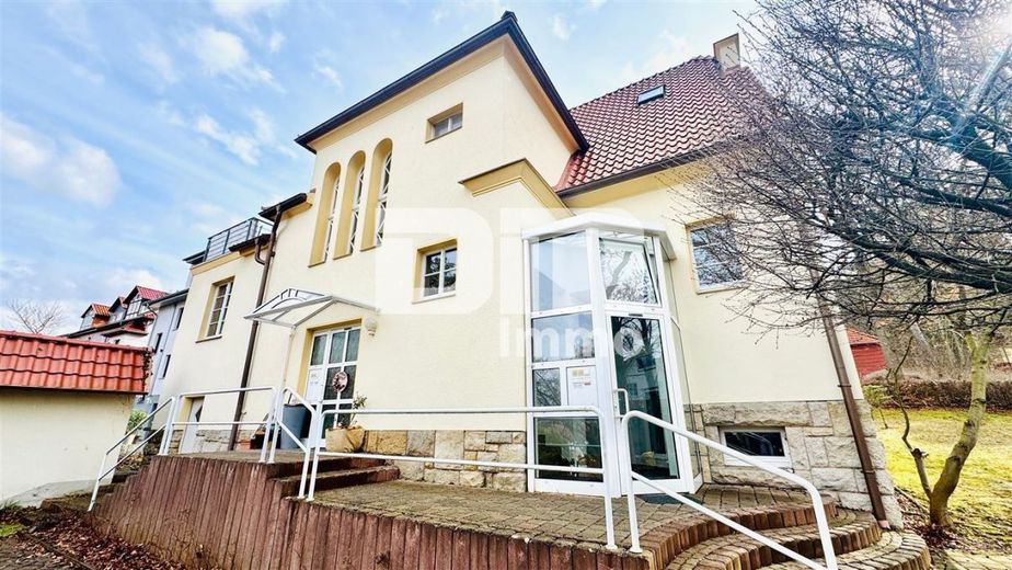 (R)eserviert!Modernisierte 1 bis 2 Familien Stadtvilla mit Maisonettewohnung in Traumlage – Titel Frontansicht
