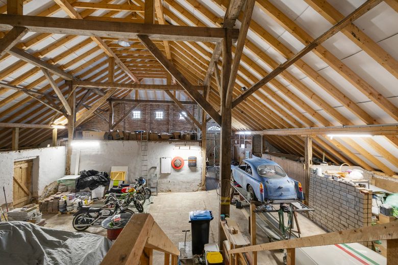 Umfassend sanierter und modernisierter Resthof mit Scheune und Photovoltaik in Ostfriesland – Scheune