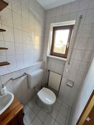 Helle Doppelhaushälfte mit großem Garten - frei ab Aug. 26 - ohne Provision – Gäste WC im EG