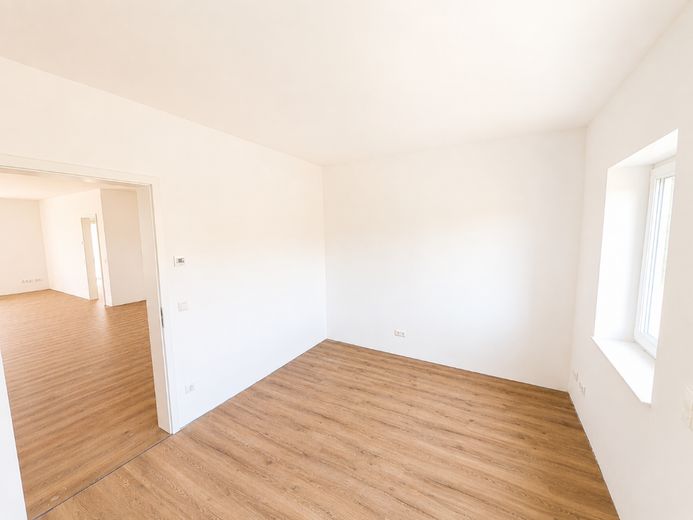 Abitare con stile: appartamento al piano terra di 4 locali con terrazza nel quartiere delle ville – Foto 3