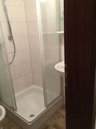 Schöne möblierte 2 ZKB Balkon Single-Wohnung in Pottum am Wiesensee – Duschbad in Bad