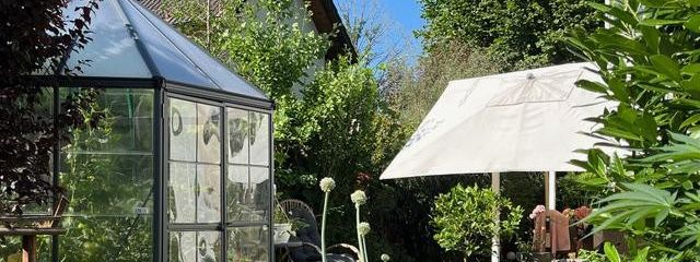 Gartenidylle mit Pavillon 
