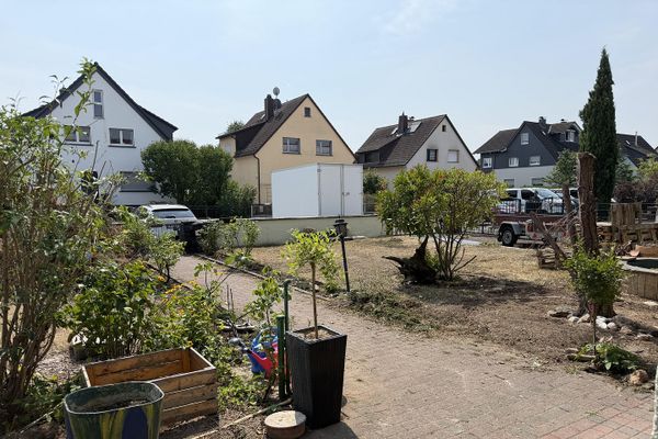 4,5 Zimmer Wohnung mit Balkon, Gartenmitbenutzung und 110qm Wohnfläche