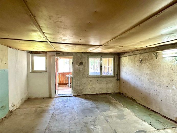 HORN IMMOBILIEN ++ gepflegtes Reihenmittelhaus in Ueckermmünde, nur ca. 1 km vom Strand entfernt – Garage