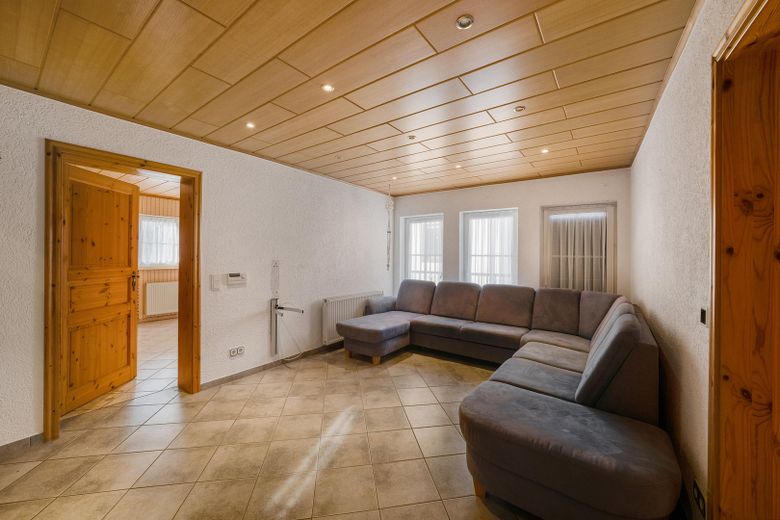 Wohnen & Arbeiten auf ca. 287 m² Fläche in Aßlar-Berghausen – Foto 6