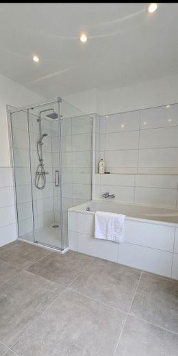 Nowoczesne mieszkanie o standardzie niemal nowym na 187m² z ogrodem - pierwsze zamieszkanie po remoncie – Foto 8