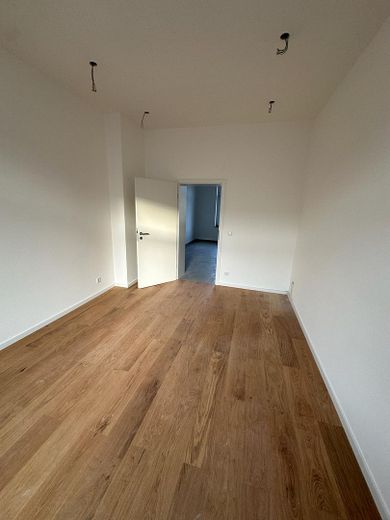 First occupancy after renovation - in the middle of Düsseldorf - tax advantages – Zimmer