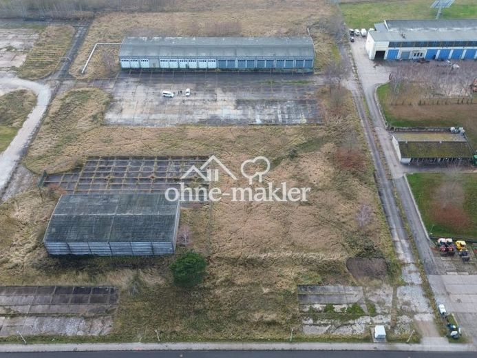 Zwei Lagerhallen mit PV-Einspeisezusage, großes Grundstück – फोटो 2