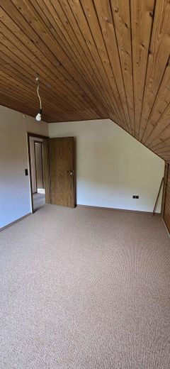 Schlafzimmer 1 DG