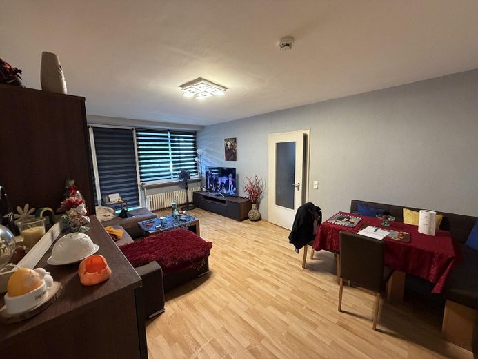 Kapitalanlage 110% Finanzierung, positiver Cashflow, TOP Lage! – Wohnzimmer