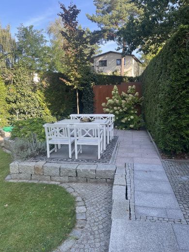 Repräsentative Premium-Villa auf 2.300 qm Parkgrundstück in bester Lage von Glienicke – Nord Terrasse