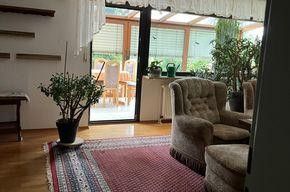 Ein-/ Zweifamilienhaus – Wohnzimmer UG