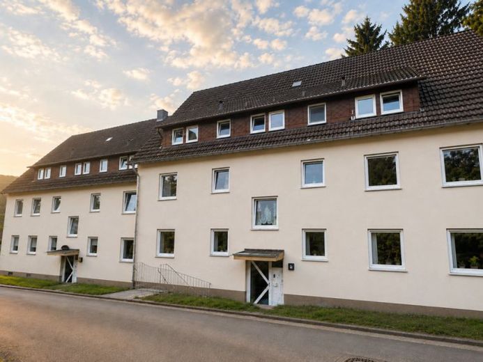 12 lokali mieszkalnych i stopa zwrotu 9,56% – inwestycja ze stabilnym przepływem pieniężnym – Zdjęcie 1
