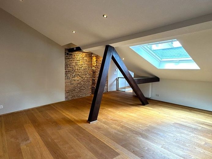 Hochwertig sanierte Maisonette-Wohnung auf dem St. Johanner Markt – Foto 1