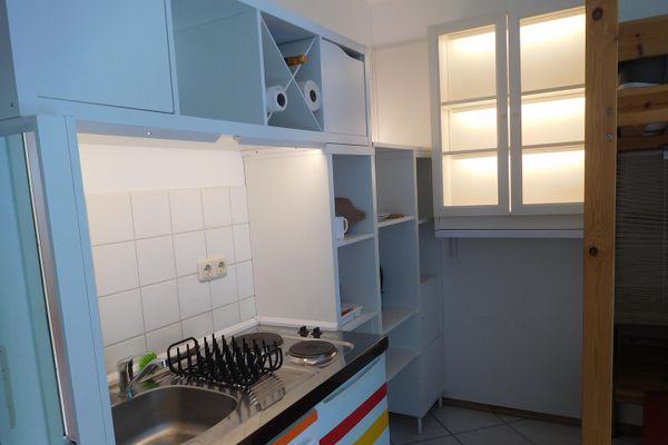 Achtung Preissenkung! Möbliertes Apartment mit Terrasse und Tiefgaragenplatz