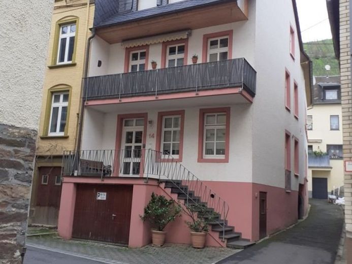 Casa ben tenuta con 2 appartamenti per vacanze a Zell sulla Mosella – Foto 1
