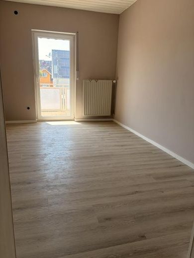 Lichtdurchflutete 4-Zimmer-Wohnung mit 126,5 m², Balkon in einem ruhigen 2-Parteienhaus – Foto 3