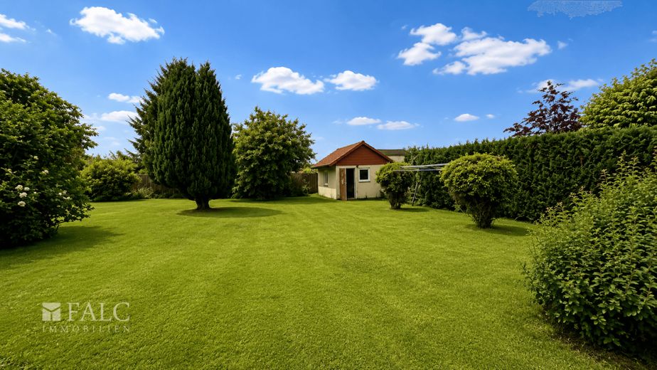 ***Traumhaus mit besonderem Flair - Hochwertig modernisiert und sofort bezugsbereit*** – Garten