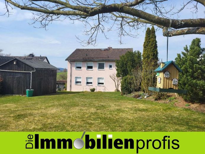Oberkotzau: Gepflegtes 1-2 Familienhaus in ruhiger Lage – Photo 1