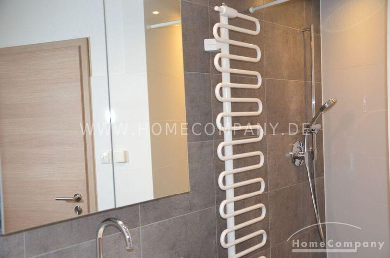 Крайній таунхаус із високоякісною вбудованою кухнею, відремонтований будинок, із 3 терасами/балконами, користування садом, – d6cdbd6c13fe9d3a5001735a237b8a1c878e1cb1.jpg