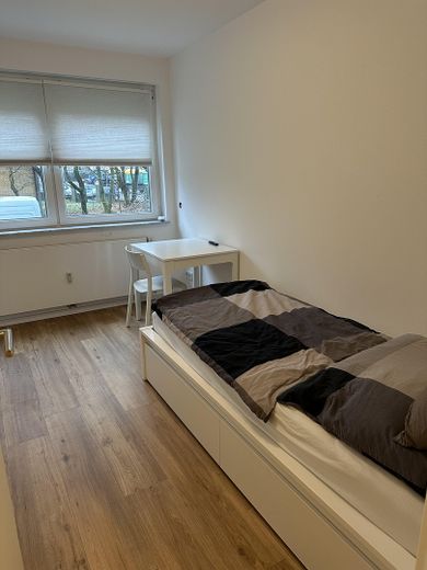 1073 Modernes WG-Zimmer in Top-Ausstattung – Zimmer Ansicht 1