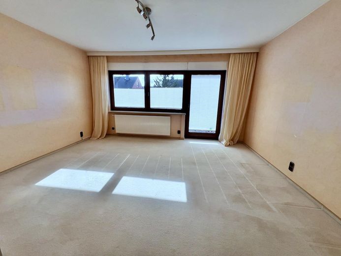 Kendine ait arsa üzerinde 4 odalı sıra ev – gr. Zimmer OG / Balkonzugang