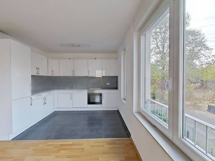 Moderne 3-Zimmer-Wohnung mit EBK und großem Balkon! – Ansicht III: Wohn- und Esszim…