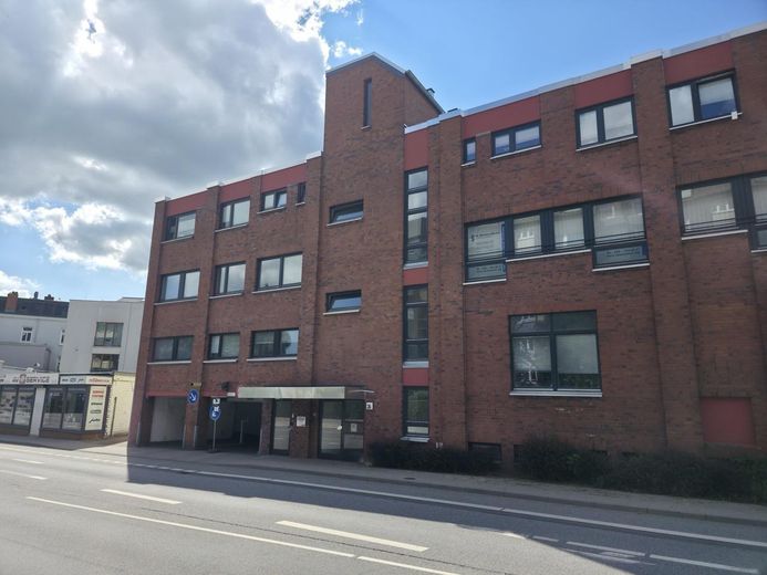 Großzügige Büroeinheit mit Umwandlungsoption in eine ETW in Bergedorf – Außenansicht