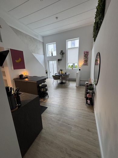 Otwarta mieszkanie 3,5-pokojowe na trzech poziomach – Küche/Essen E.-Bsp.