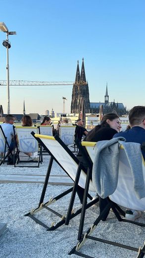 Sonnenterrasse direkt nebenan