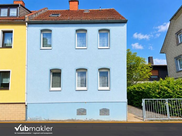 Historisches Stadthaus mit geschütztem Innenhof und vielseitigem Rückgebäude – Foto 1