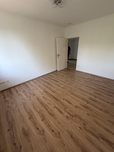 Renovierte 2 Zimmer Wohnung mit neuer Einbauküche inkl. ab August – Foto 4