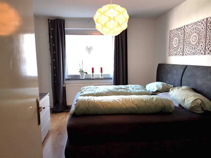 Helle 3-Zimmer-Wohnung mit Einbauküche in beliebter Wohnlage – Schlafzimmer 1
