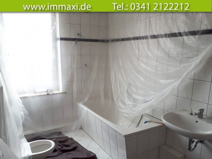 GEPFLEGTES MEHRFAMILIENHAUS MIT 3 WOHNUNGEN (VERMIETET) mit 4,99 % RENDITE – Sanierung-2020-1.OG-(Bad)