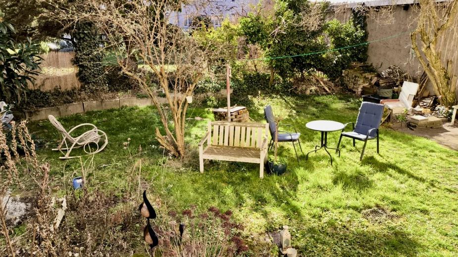 2-Zimmer-Dachgeschosswohnung mit Garten im Gallusviertel – Garten des Hauses