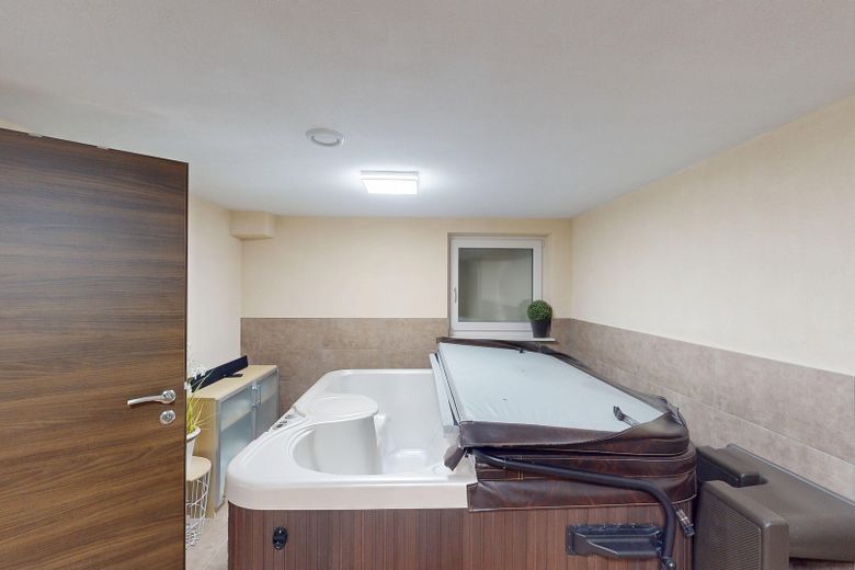 Whirlpool im Keller