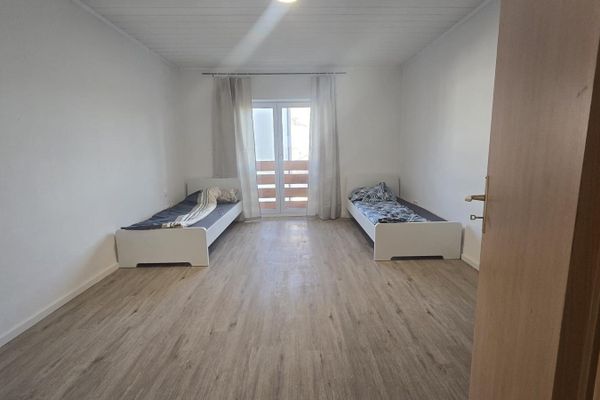 Freistehendes Mehrfamilienhaus mit 6 Wohneinheiten, Monteurunterkunft, Teilvermietung möglich