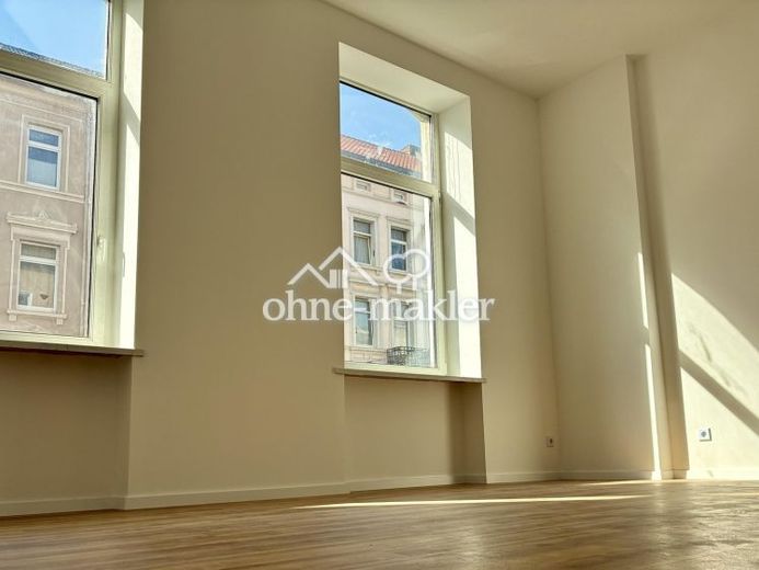 WG-ZIMMER IN FRISCH RENOVIERTER FÜNFER WOHNGEMEINSCHAFT – Foto 1